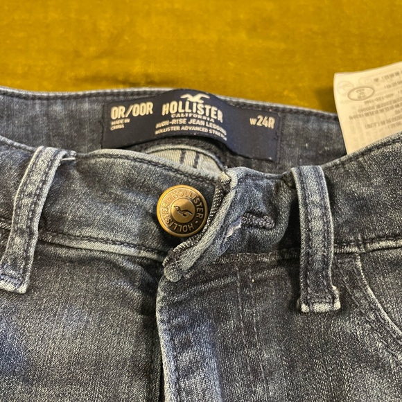 Hollister Skinny Jeans - Picture 3 of 4